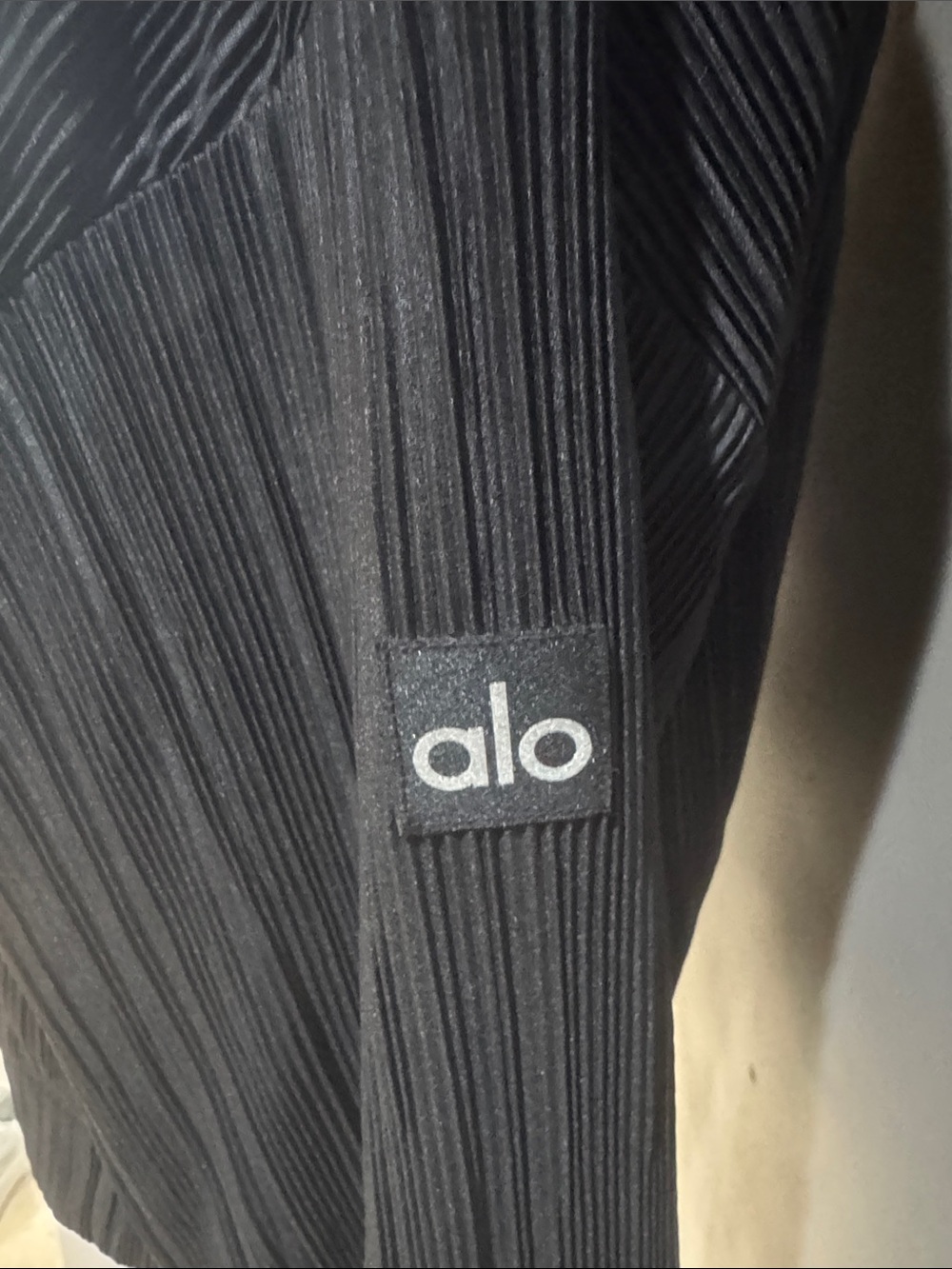 Alo Black Pleated Zip-Front Top - Picture 5 of 9